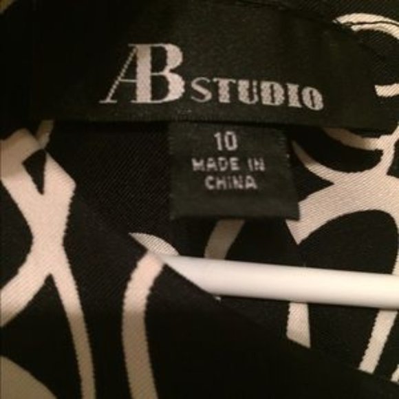 Ladies Dress - Picture 2 of 3